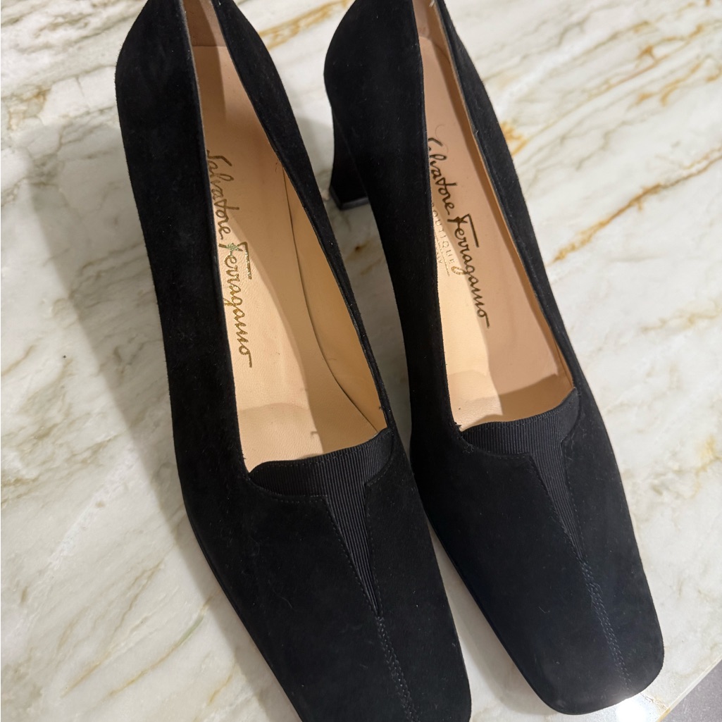 Salvatore Ferragamo Women's Black Suede Pumps